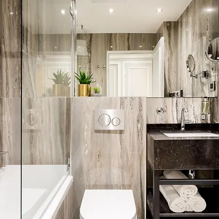 Merveil - Signature - Louvre - Victoria 아파트 파리