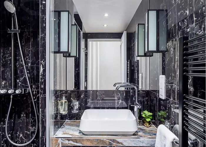 Merveil - Signature - Louvre - Victoria * Paris